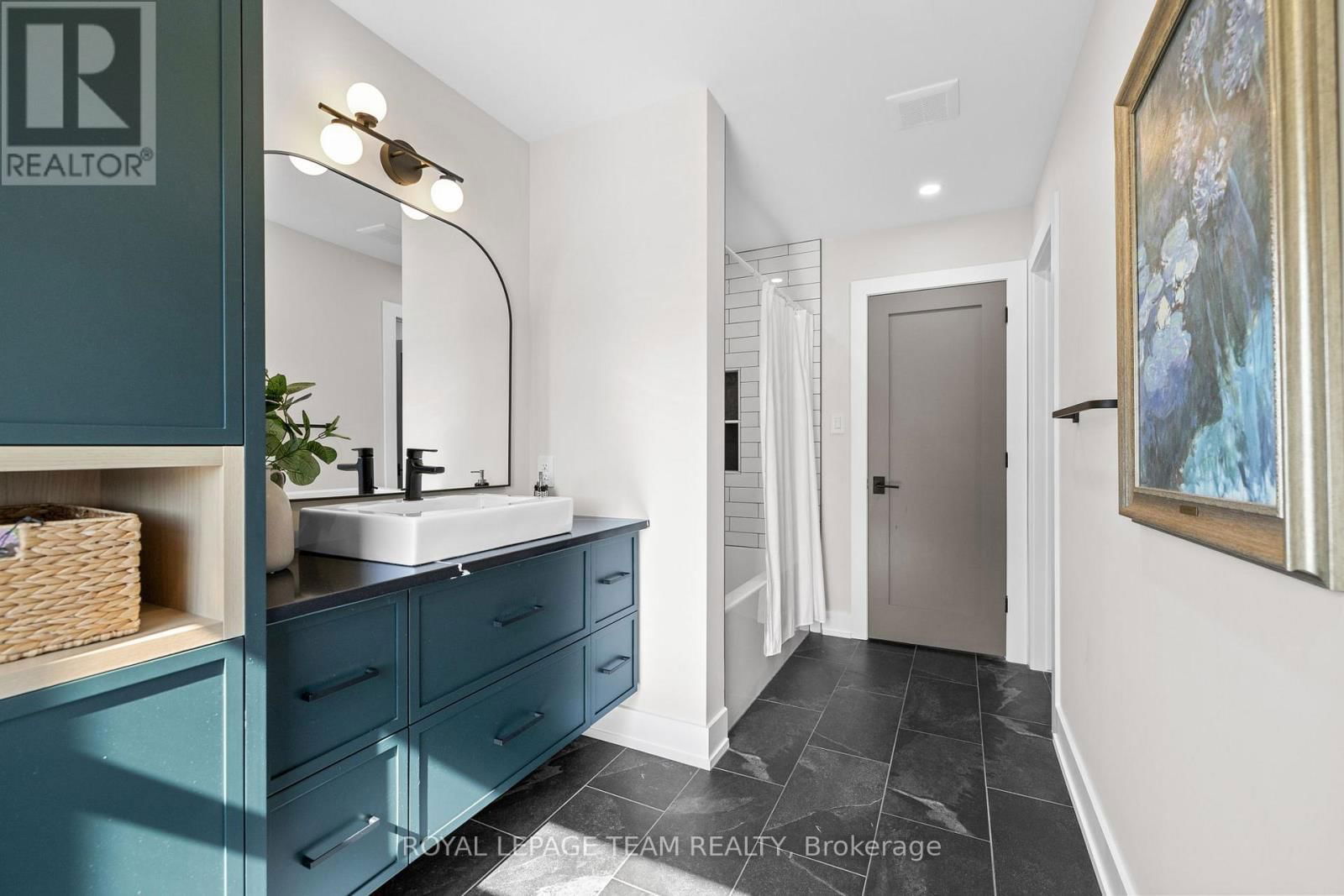 621 GAINSBOROUGH AVENUE Image 26