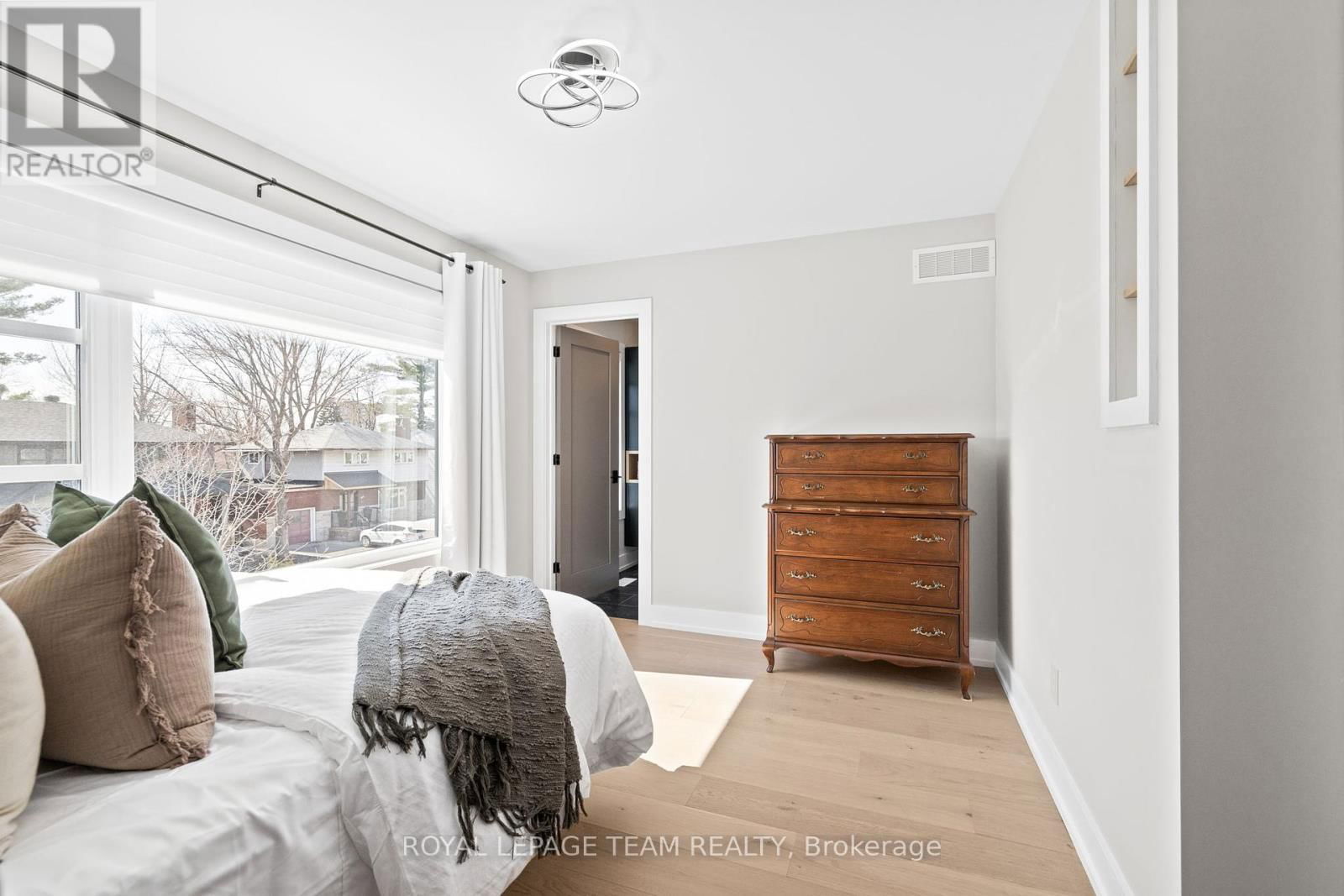 621 GAINSBOROUGH AVENUE Image 27