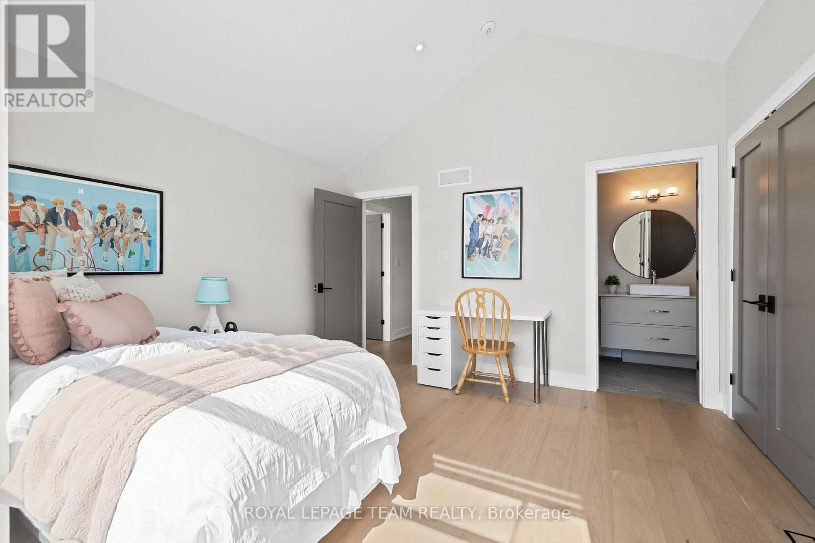 621 GAINSBOROUGH AVENUE Image 28