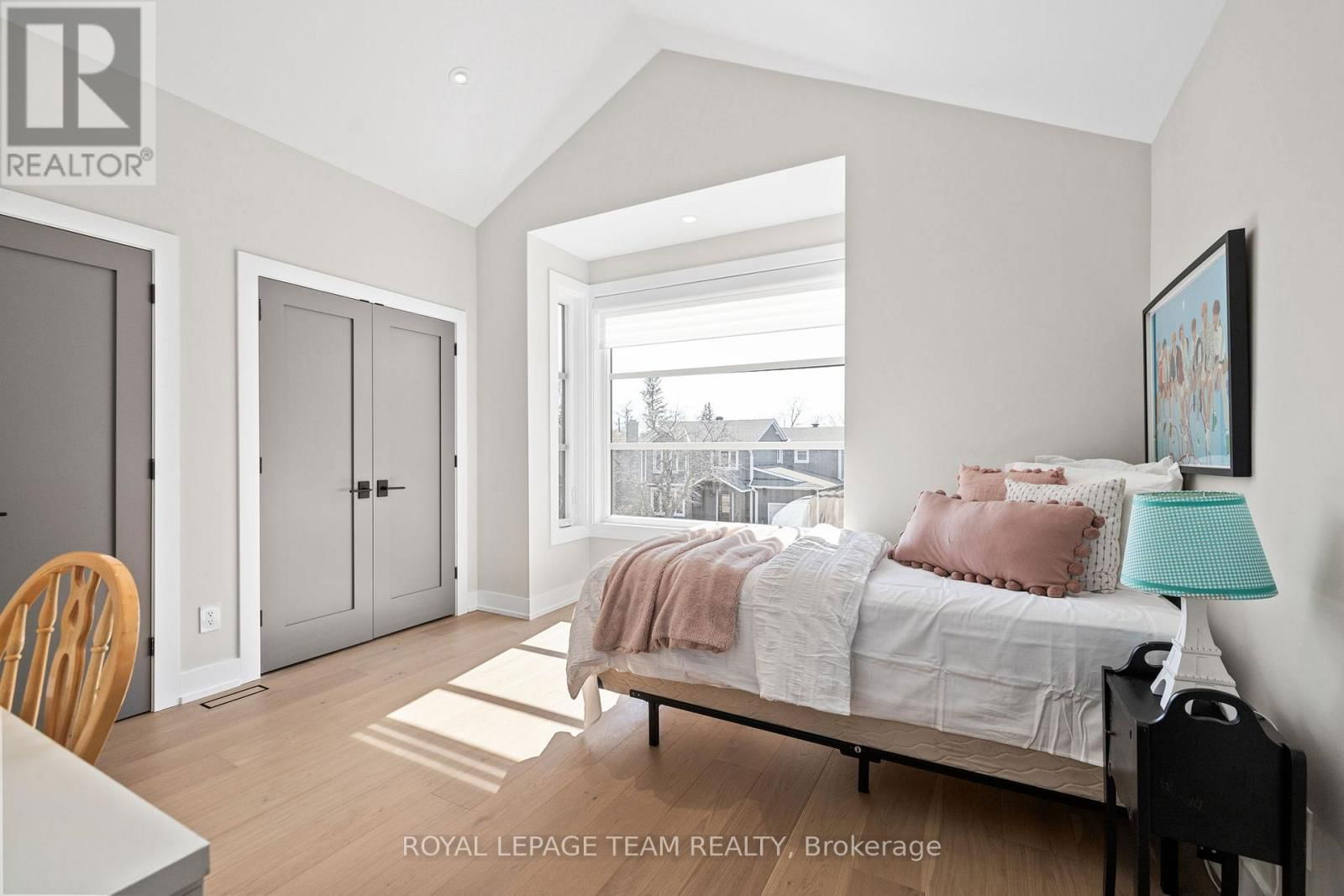 621 GAINSBOROUGH AVENUE Image 29