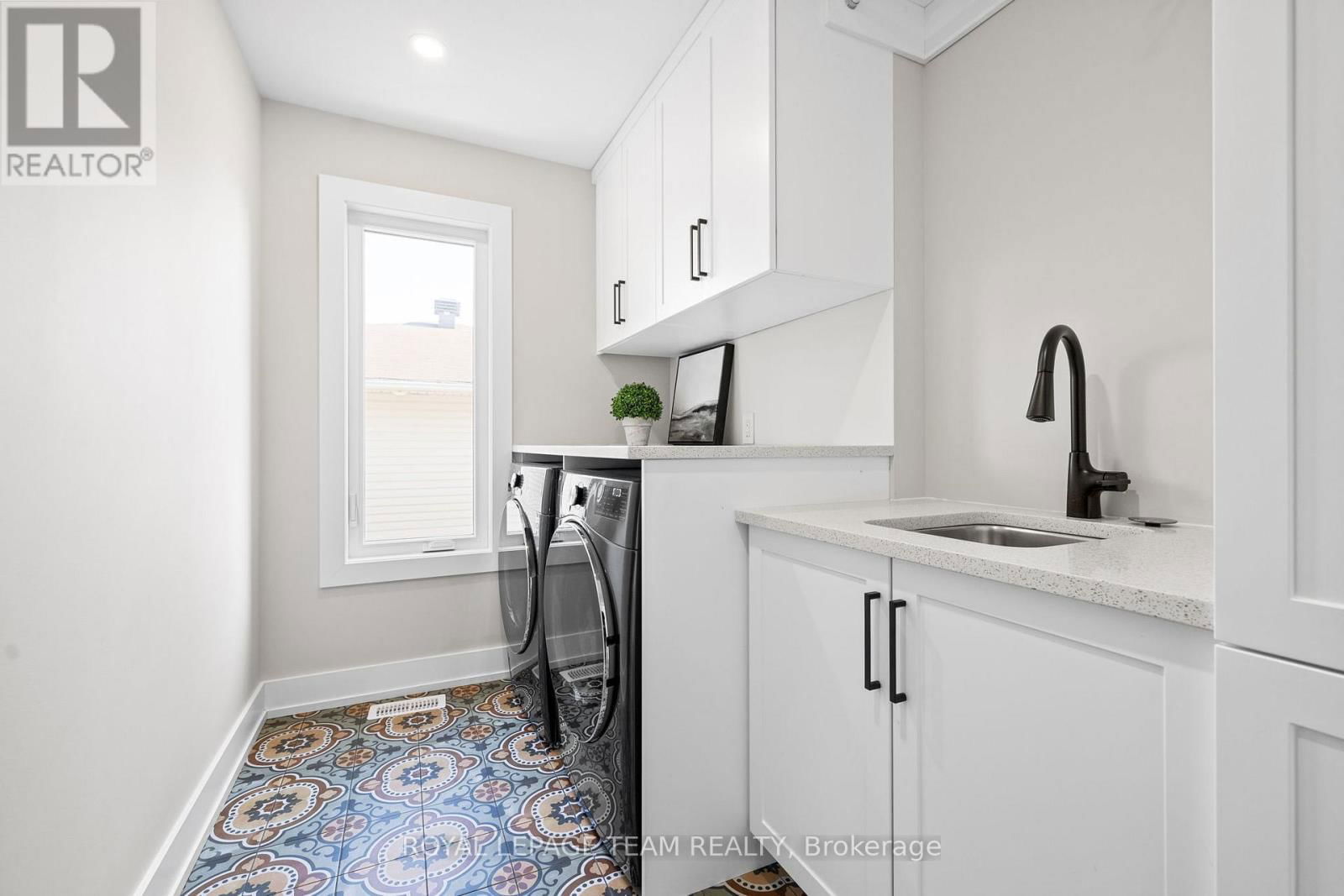 621 GAINSBOROUGH AVENUE Image 32