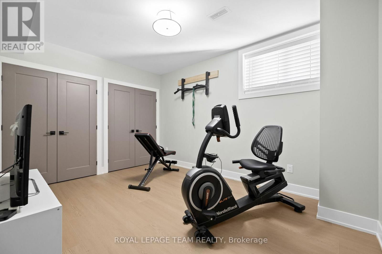 621 GAINSBOROUGH AVENUE Image 35
