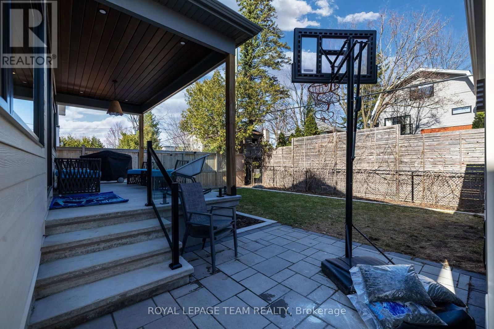 621 GAINSBOROUGH AVENUE Image 40