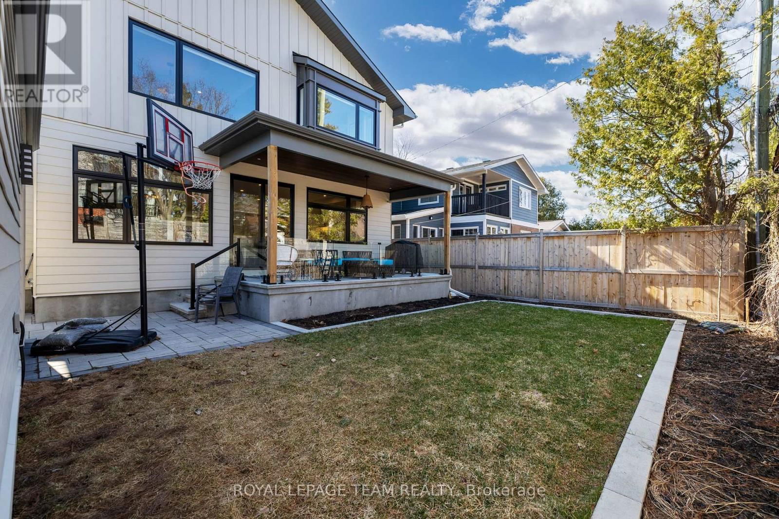 621 GAINSBOROUGH AVENUE Image 41
