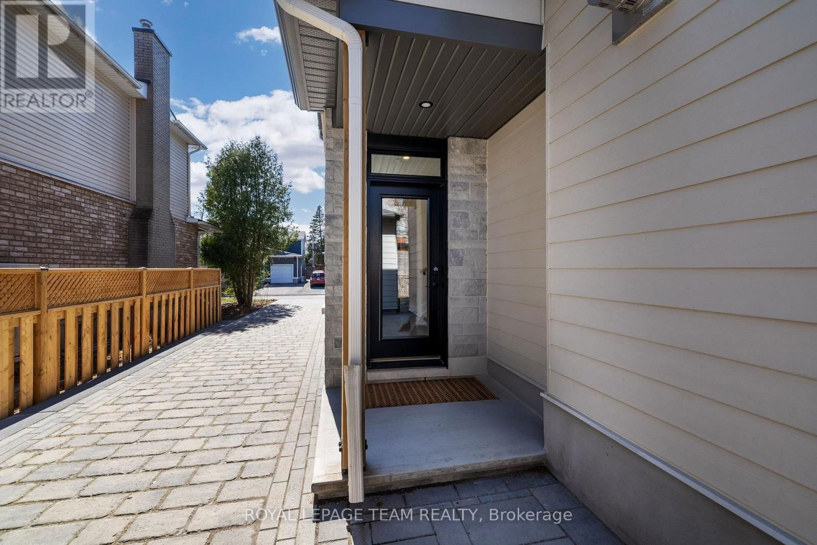 621 GAINSBOROUGH AVENUE Image 43