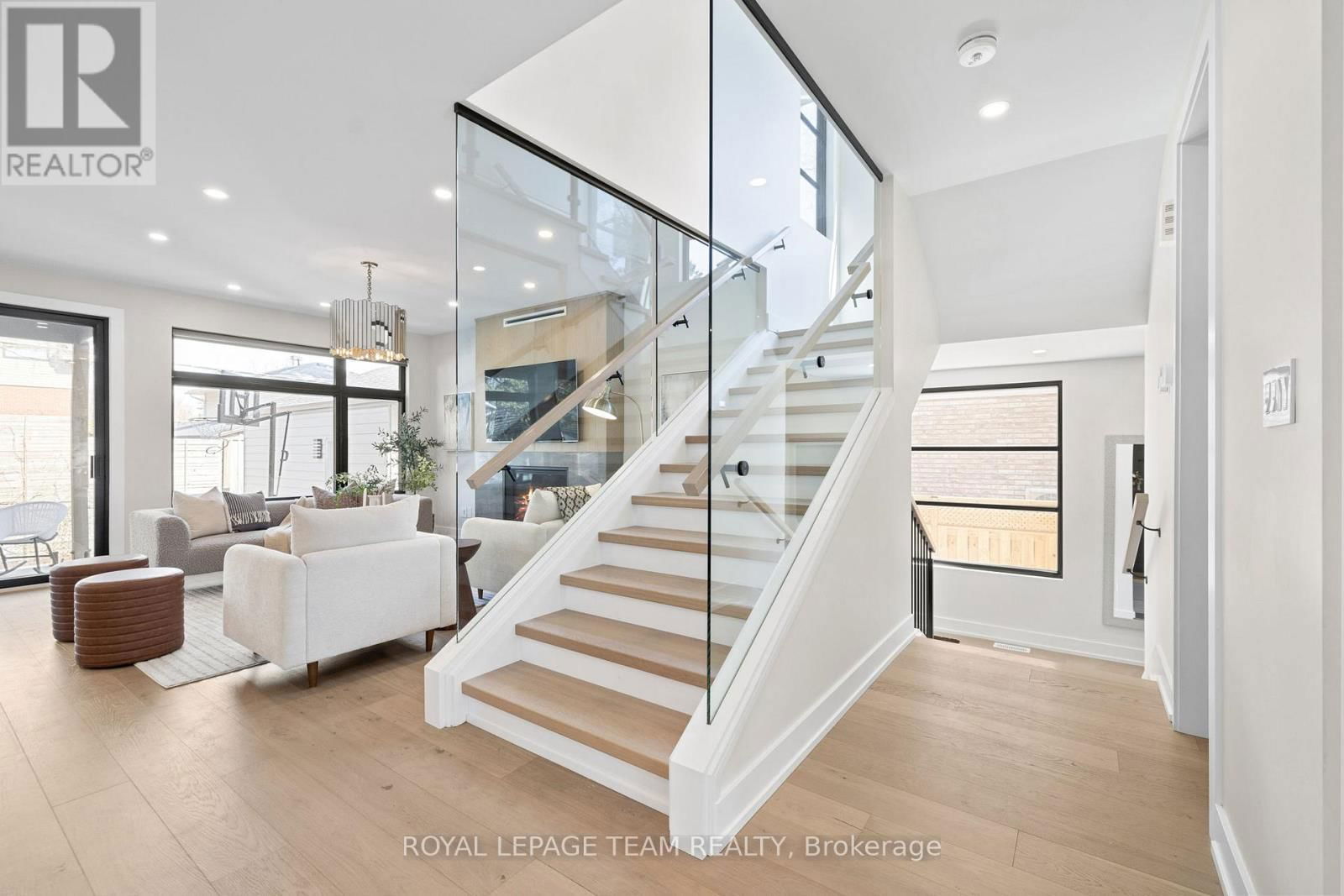 621 GAINSBOROUGH AVENUE Image 7