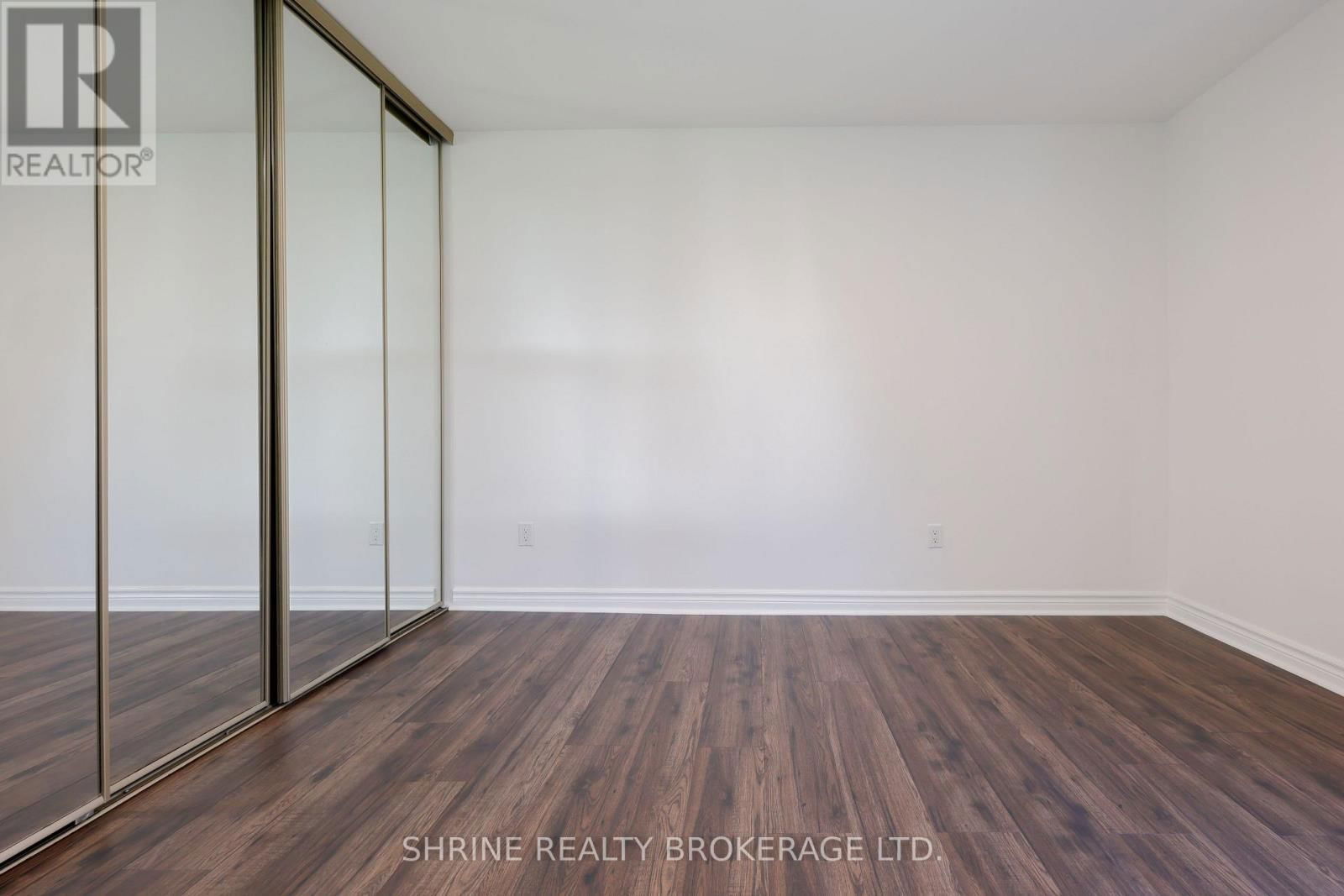 853 QUEENS AVENUE Image 10