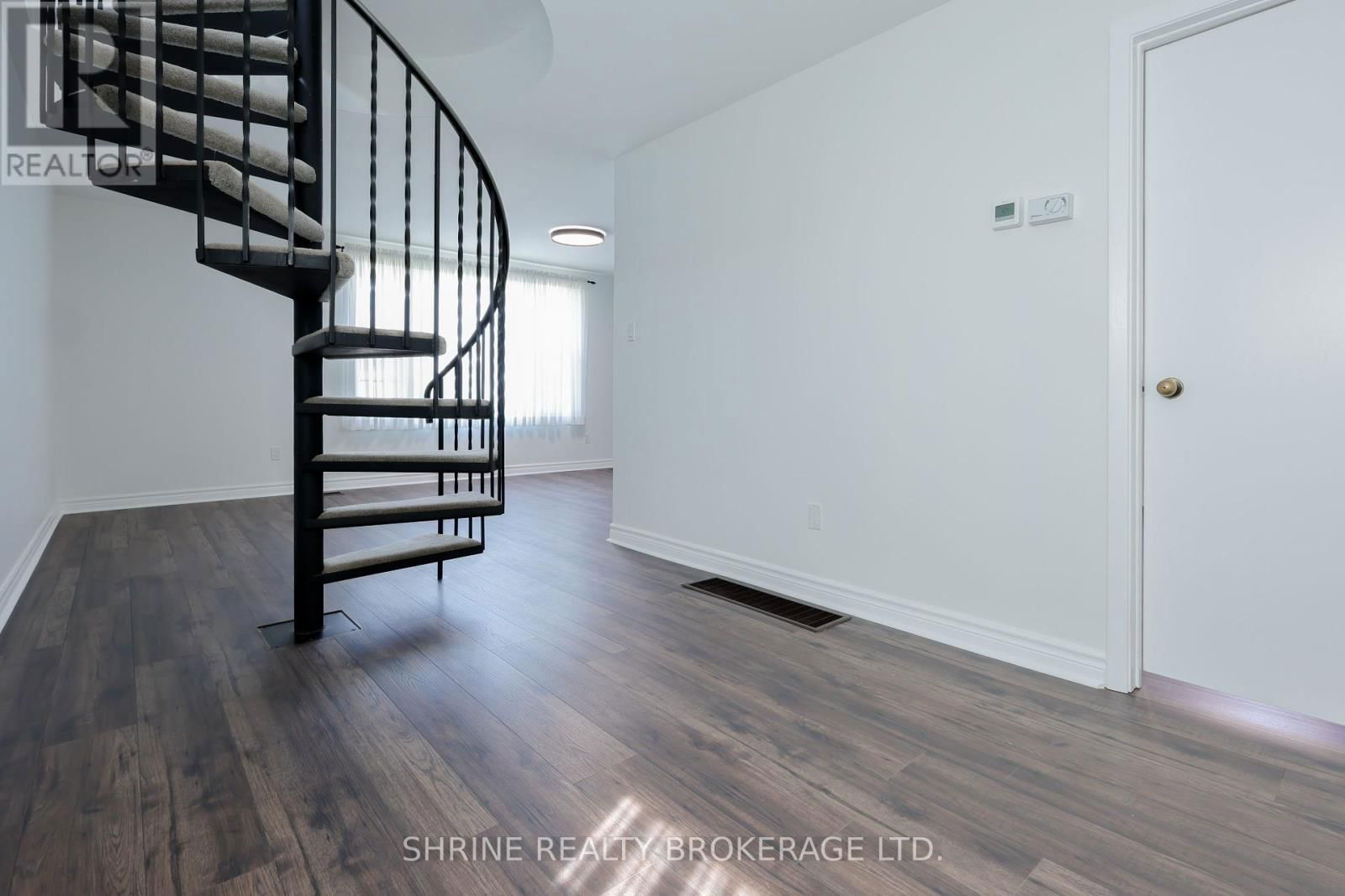 853 QUEENS AVENUE Image 24