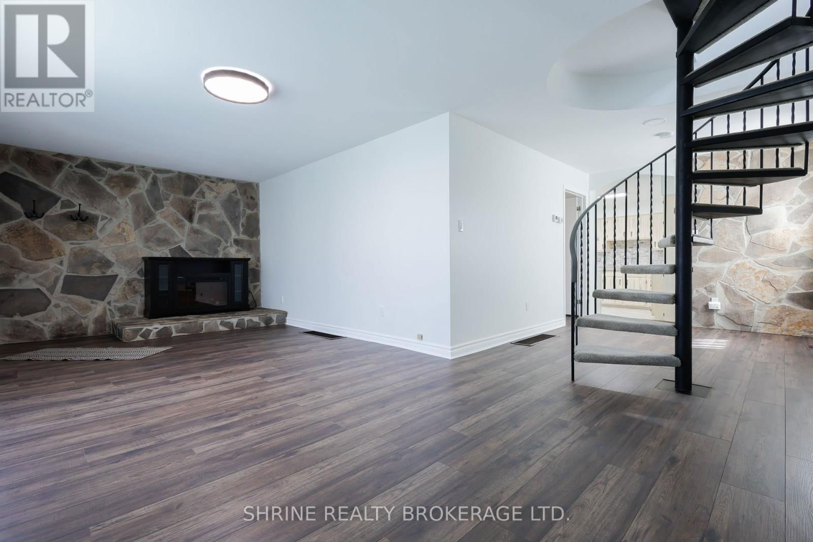 853 QUEENS AVENUE Image 3