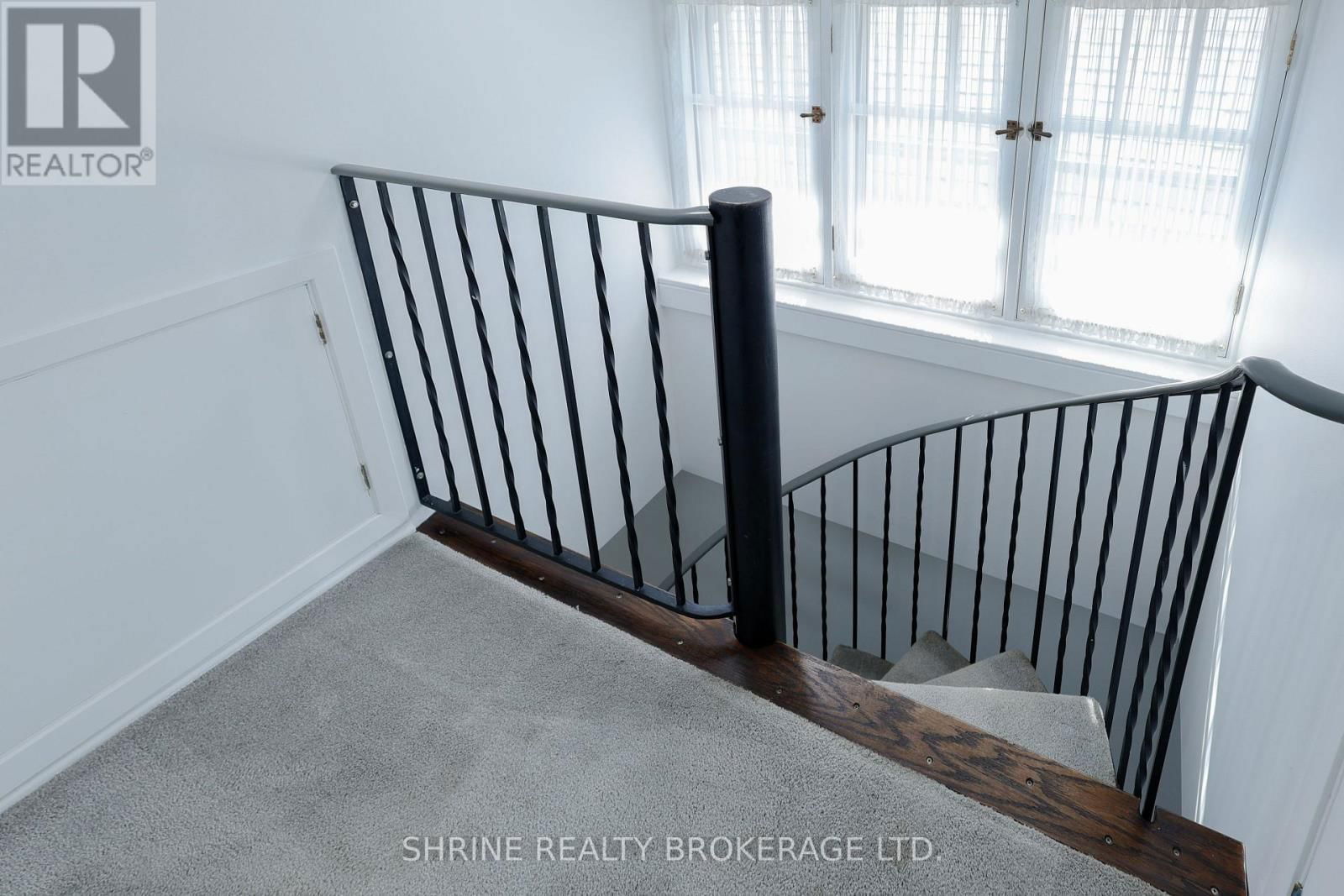 853 QUEENS AVENUE Image 32