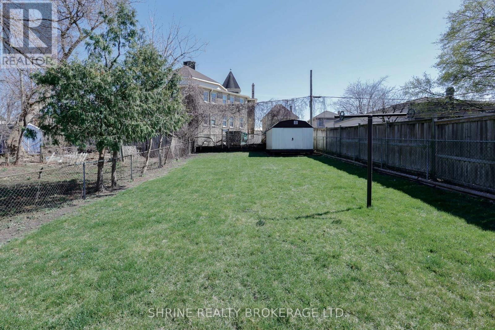 853 QUEENS AVENUE Image 46