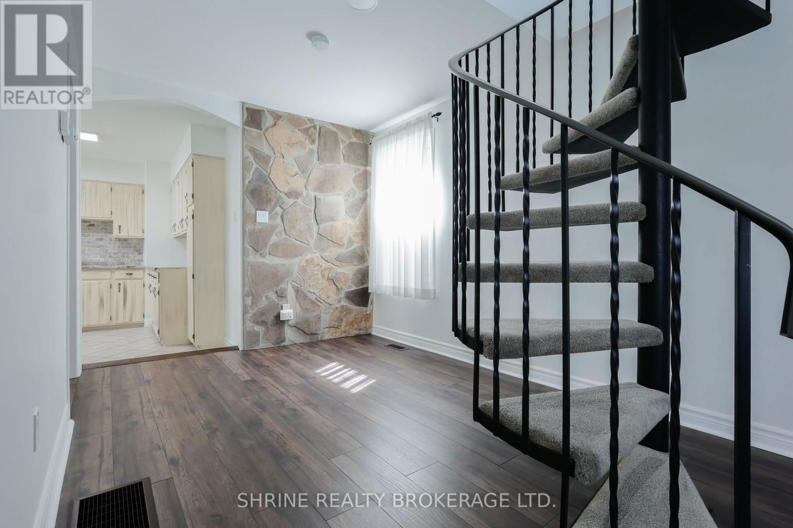 853 QUEENS AVENUE Image 6