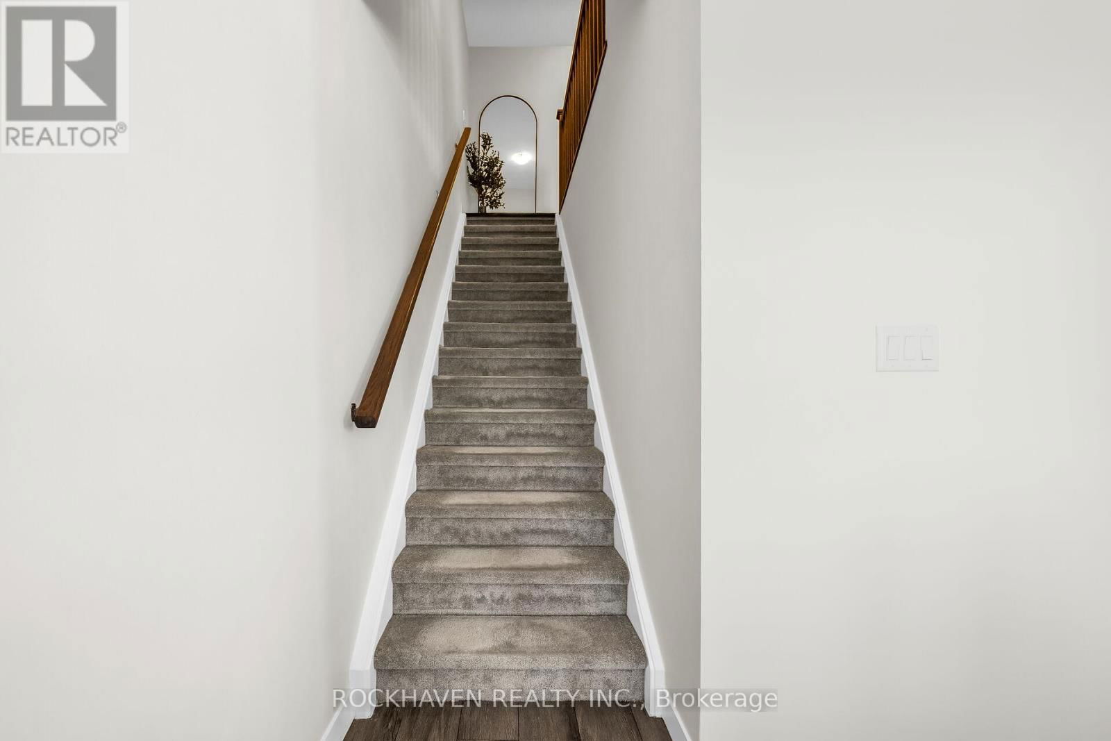 E - 148 ROCHEFORT STREET Image 12