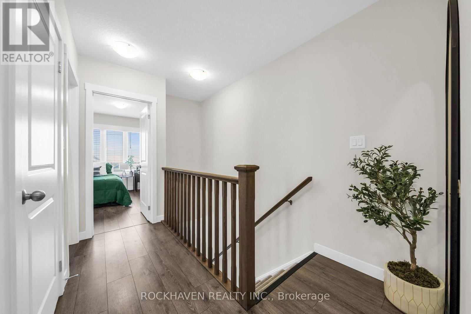 E - 148 ROCHEFORT STREET Image 13