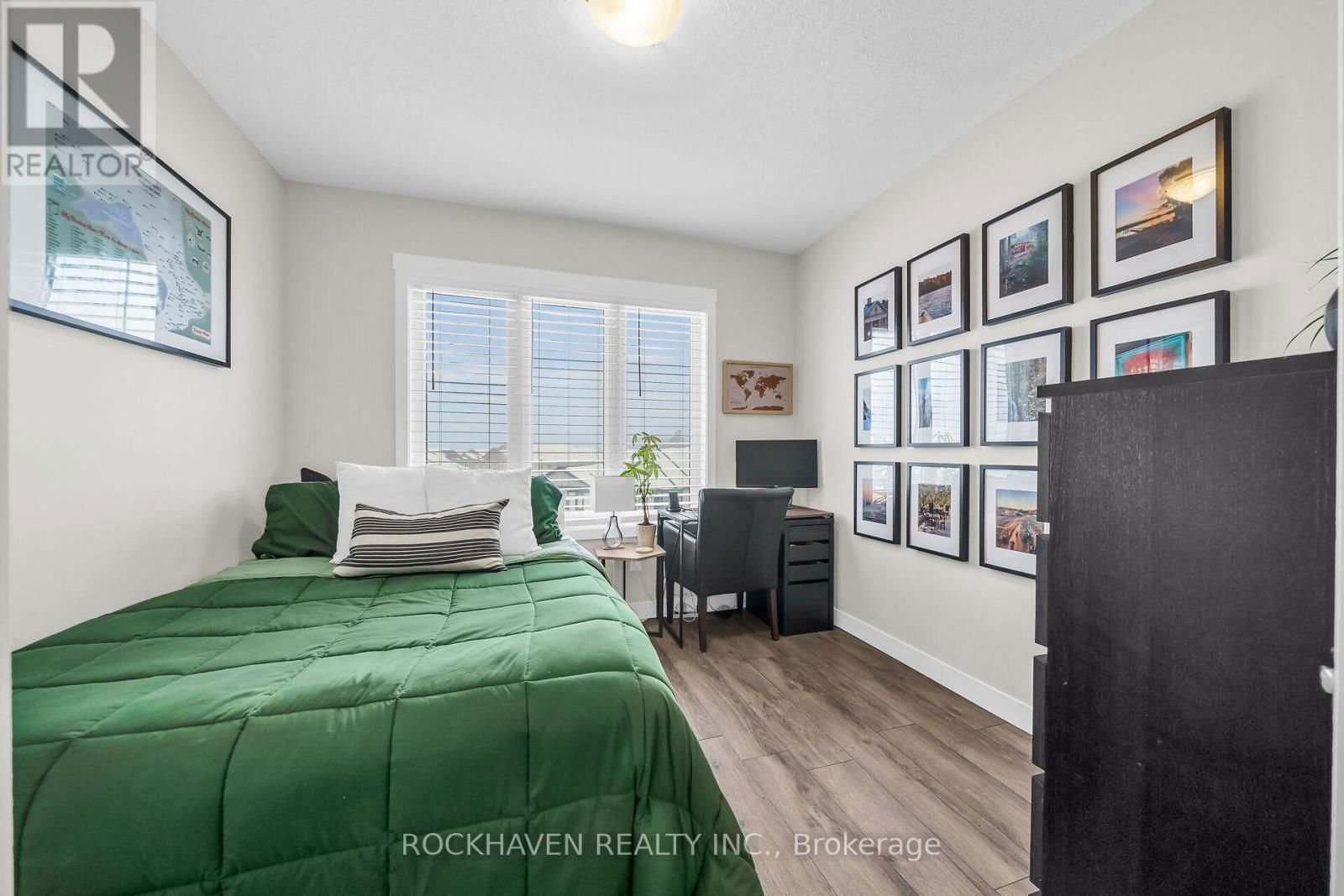 E - 148 ROCHEFORT STREET Image 15