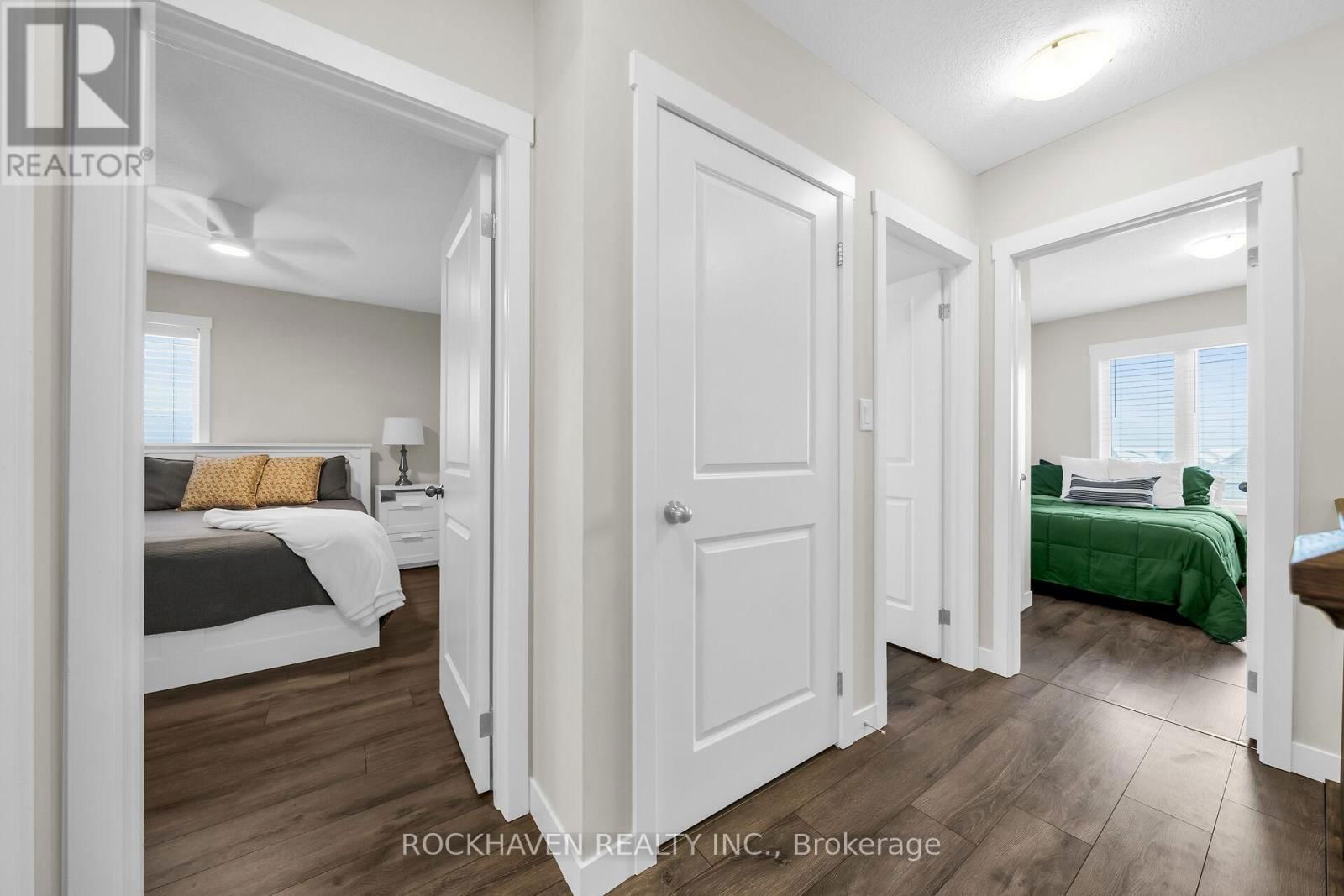 E - 148 ROCHEFORT STREET Image 20