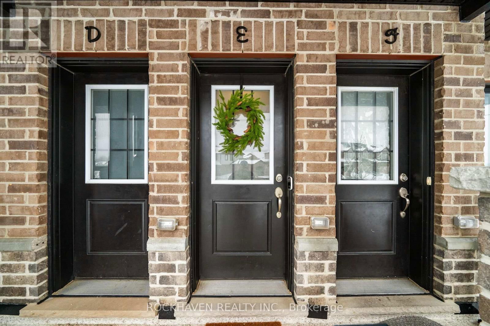 E - 148 ROCHEFORT STREET Image 23