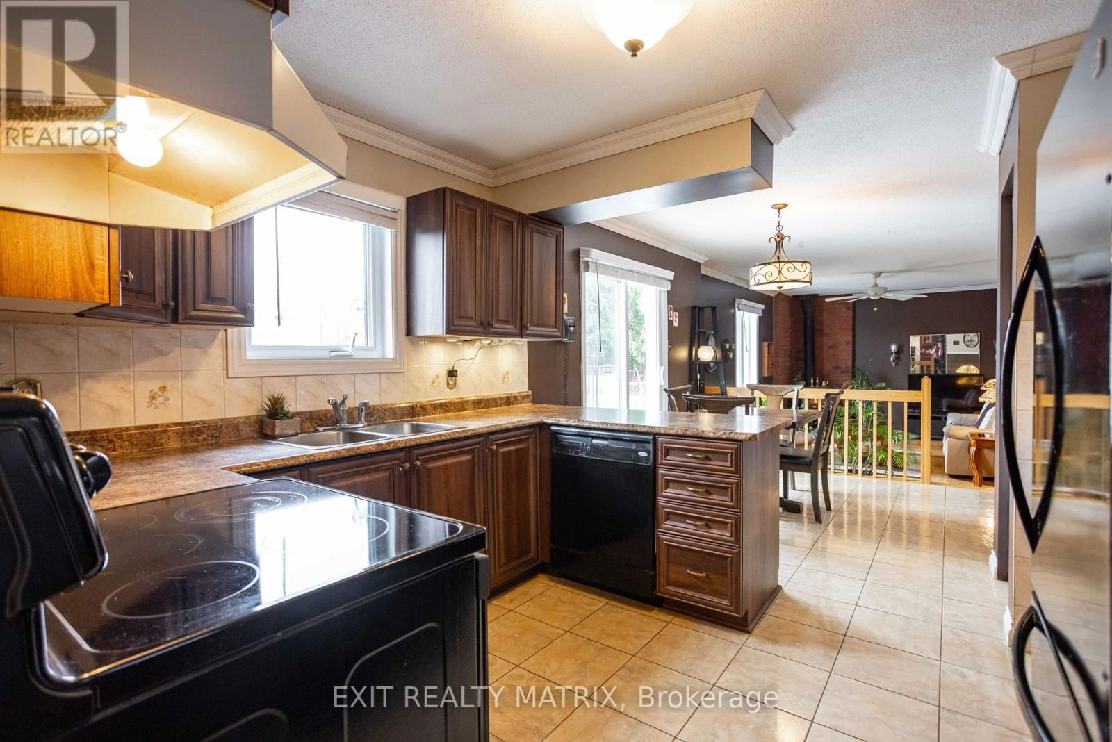 124 MENARD STREET Image 11