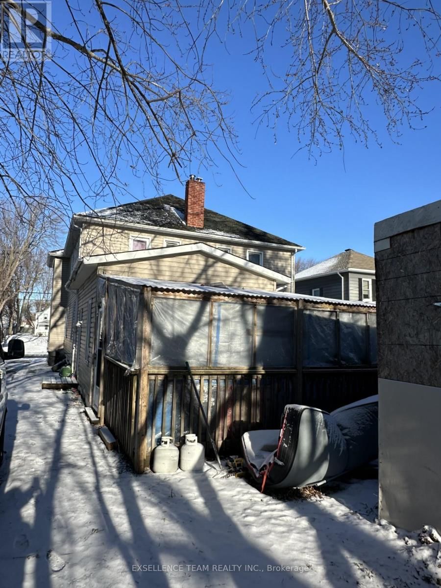 226 1/2 - FOURTH STREET Image 4