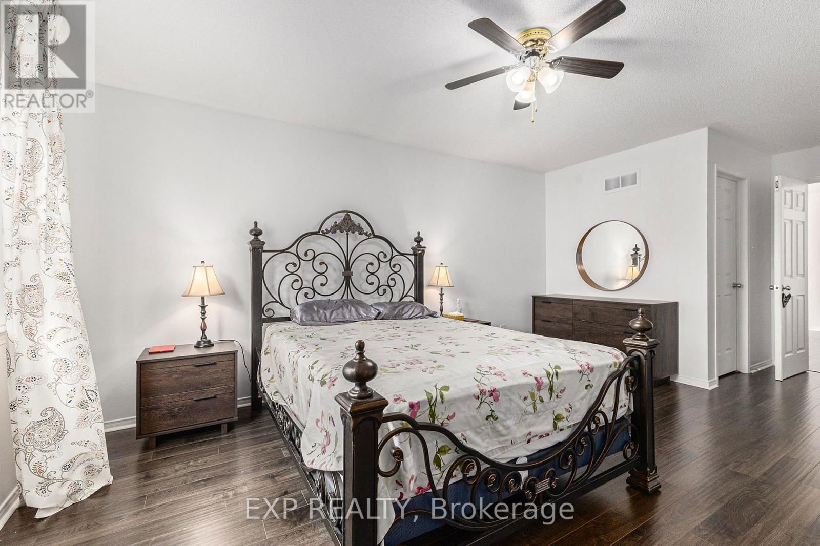 407 HEATHROW PRIVATE Image 19