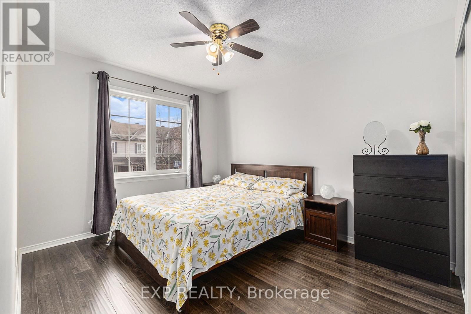 407 HEATHROW PRIVATE Image 21