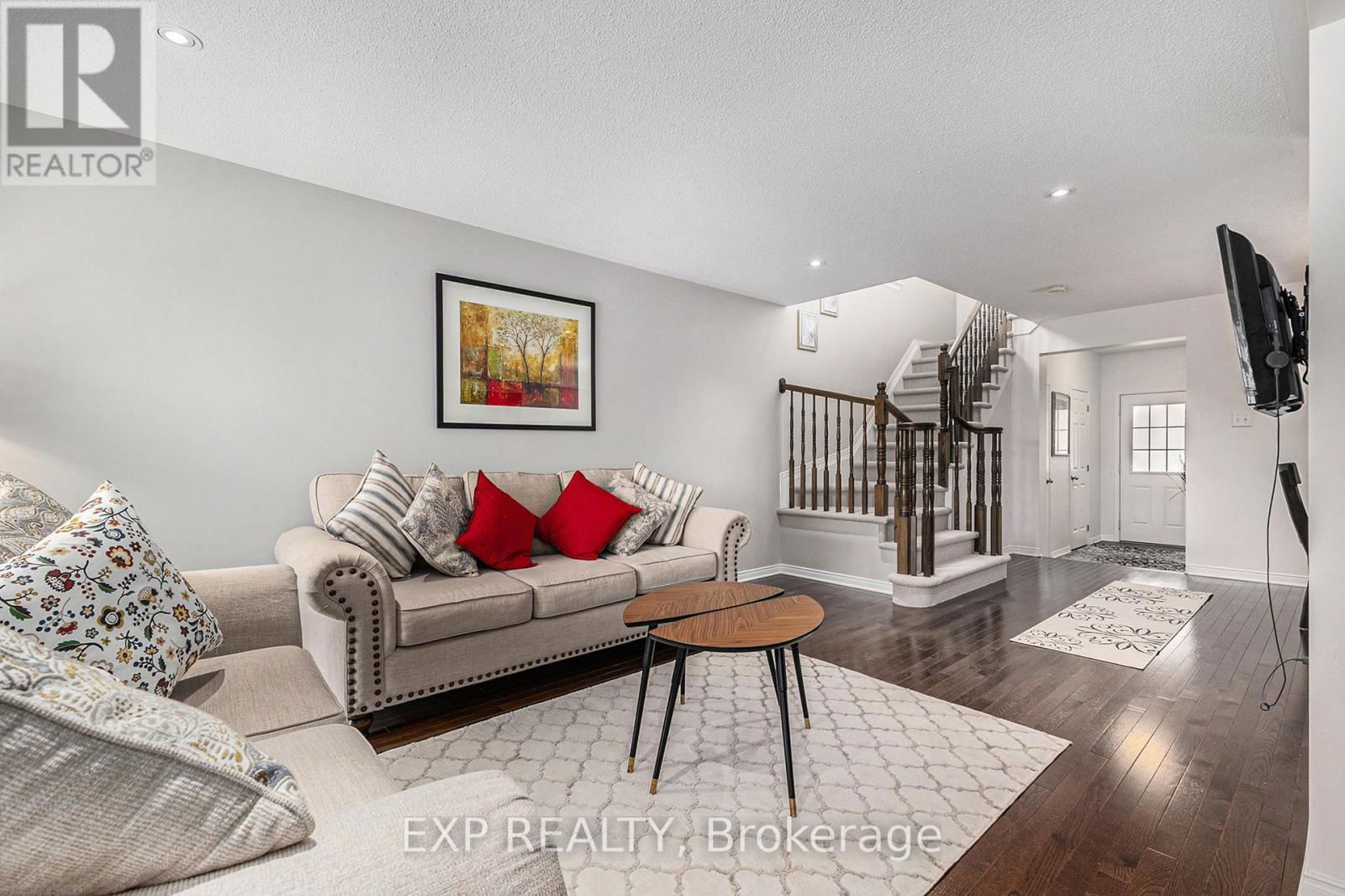 407 HEATHROW PRIVATE Image 6