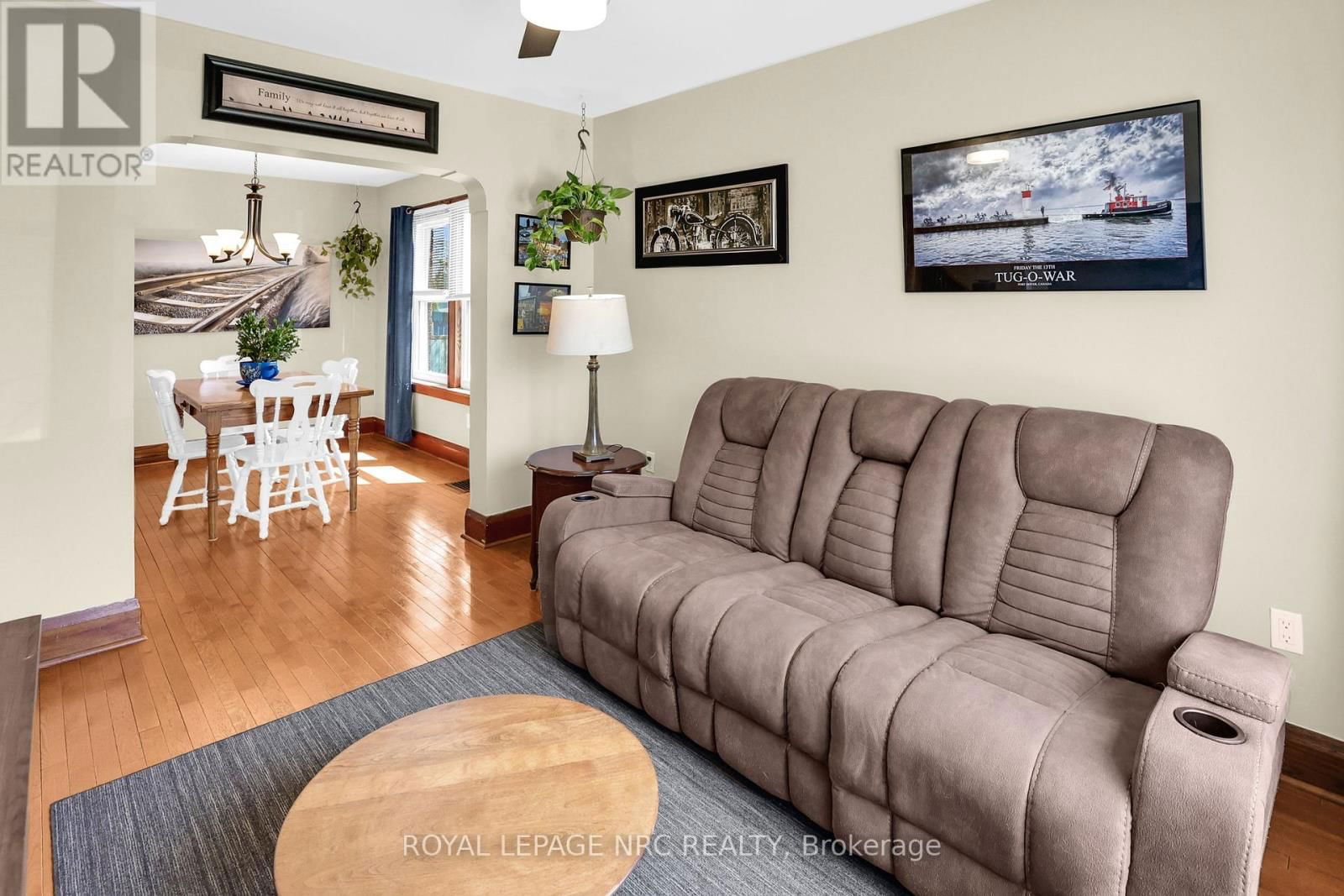 14 HURON STREET Image 10