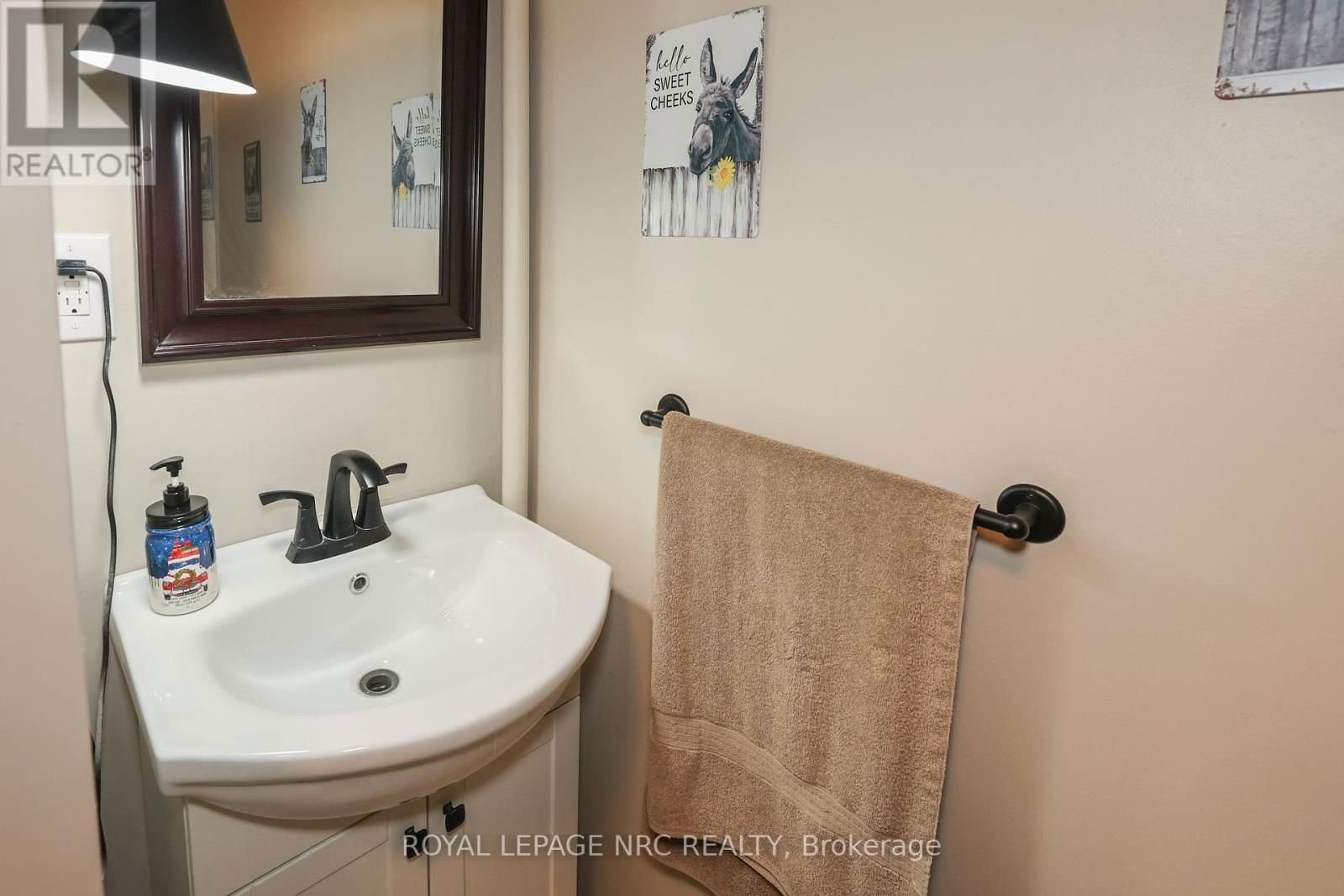 14 HURON STREET Image 12