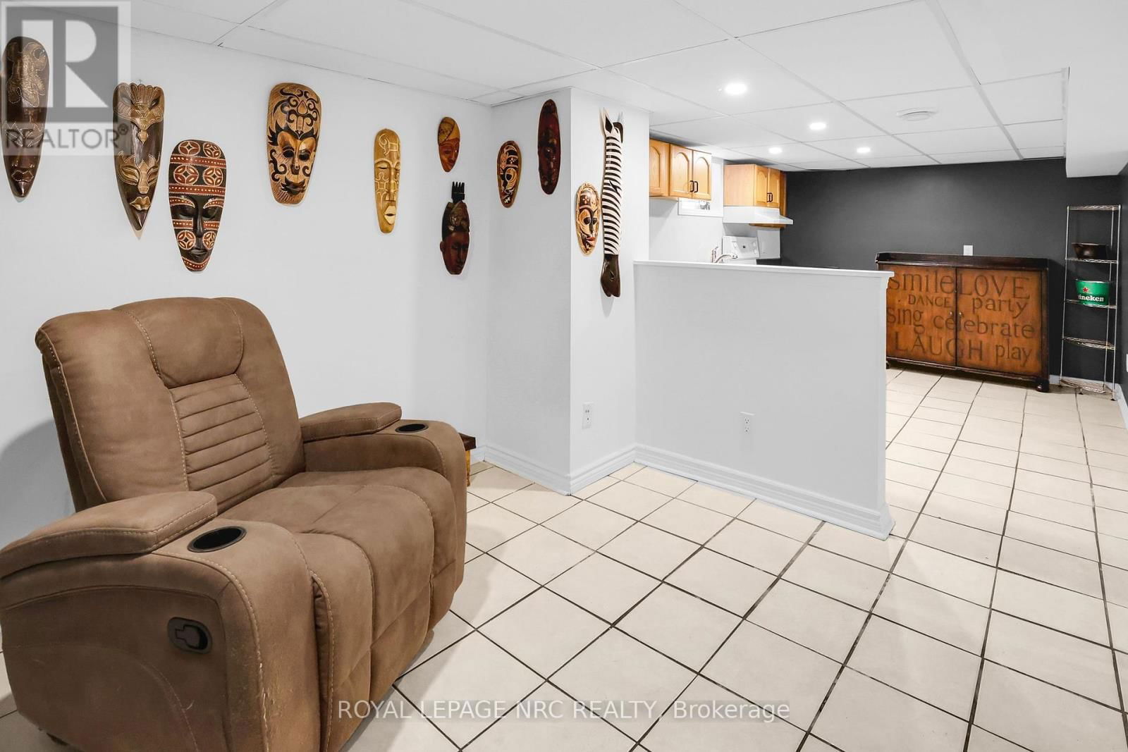 14 HURON STREET Image 25