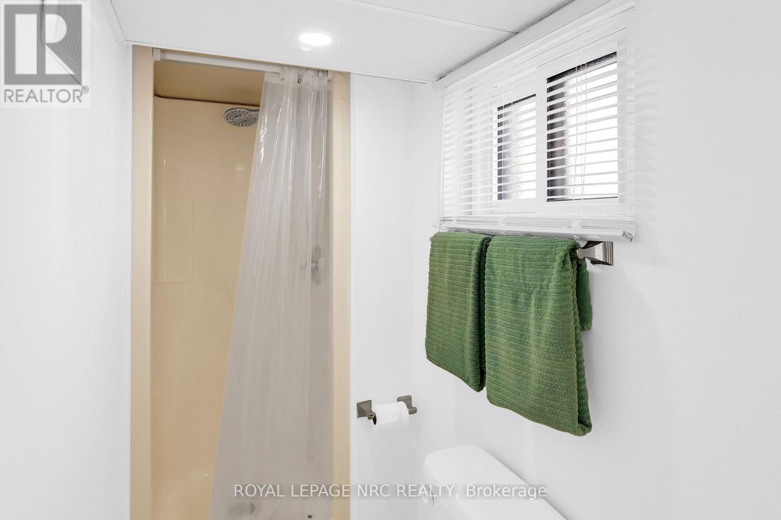 14 HURON STREET Image 30