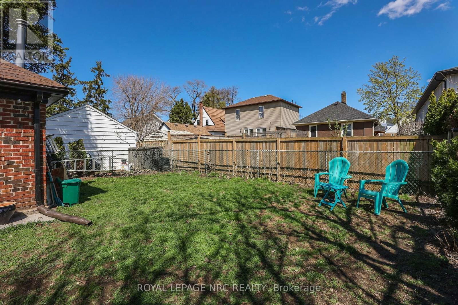14 HURON STREET Image 34