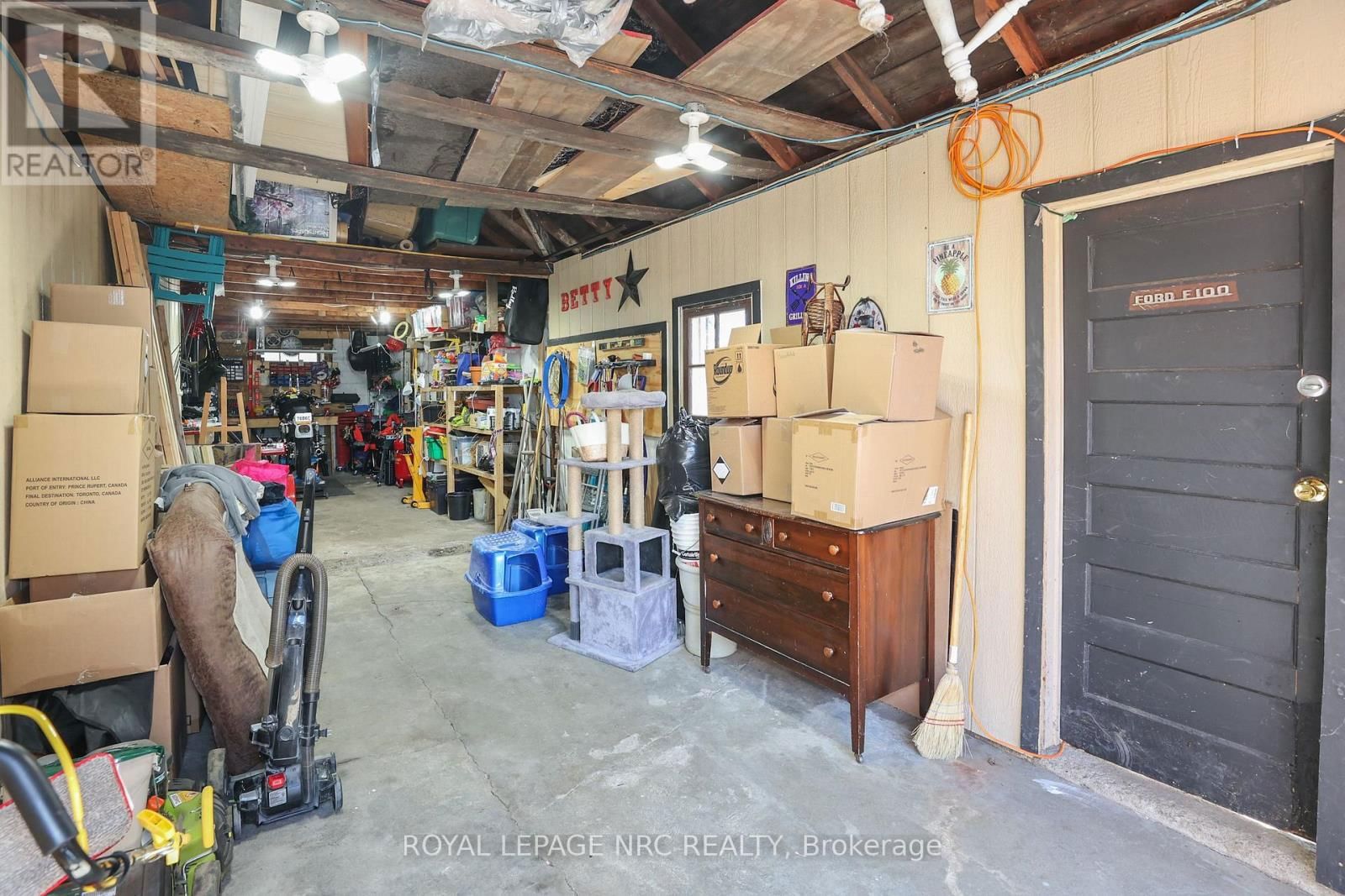 14 HURON STREET Image 38