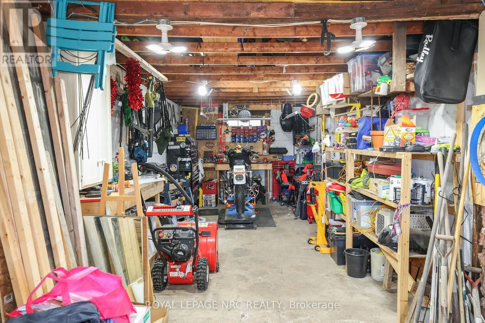 14 HURON STREET Image 39