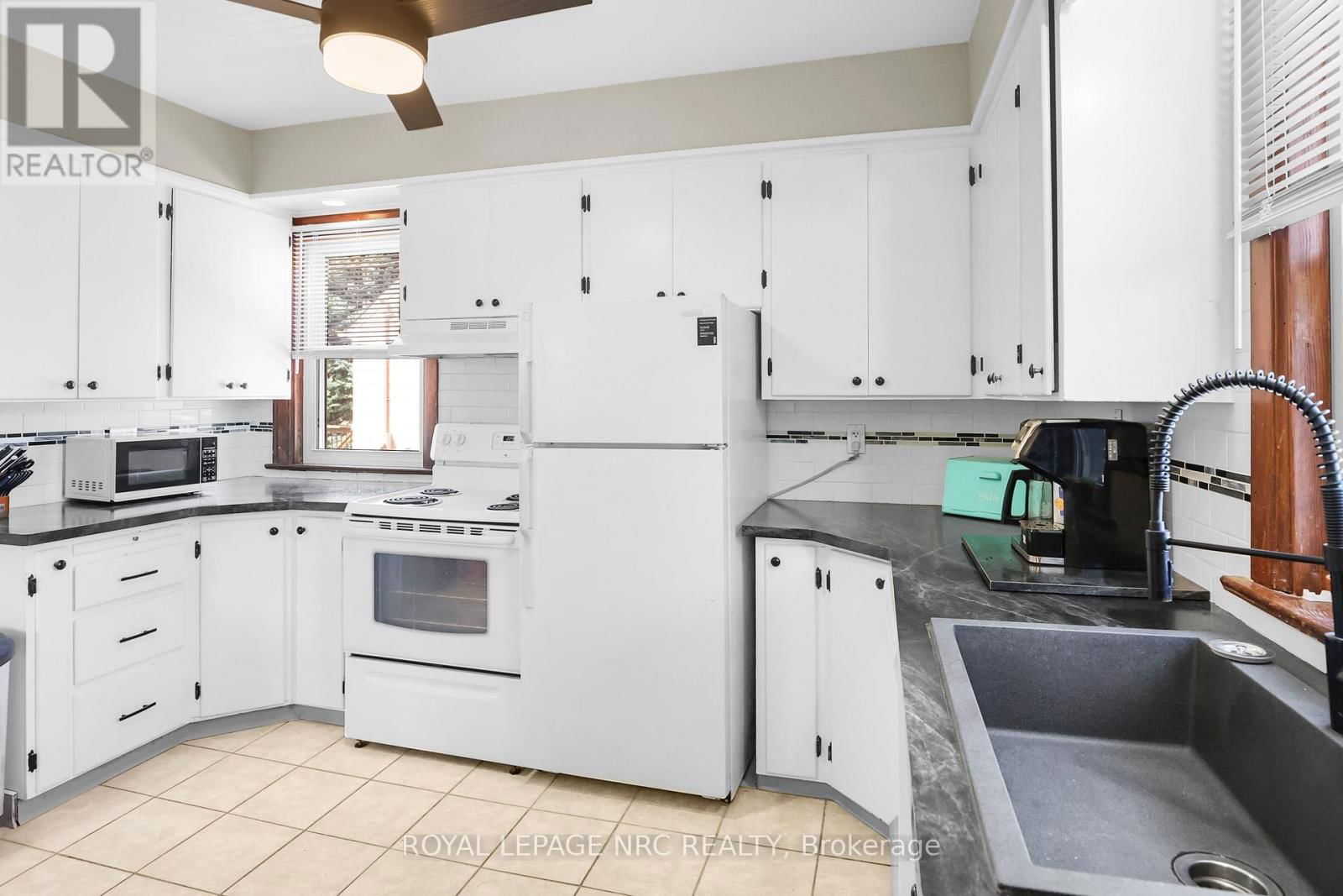 14 HURON STREET Image 6