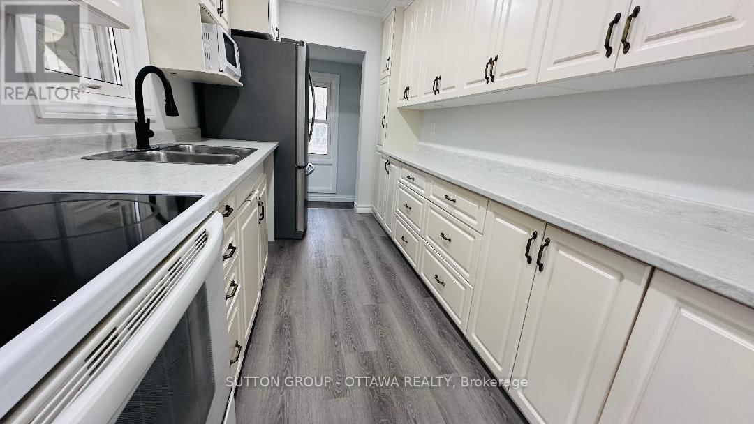 3854 PRINCE OF WALES DRIVE Image 14