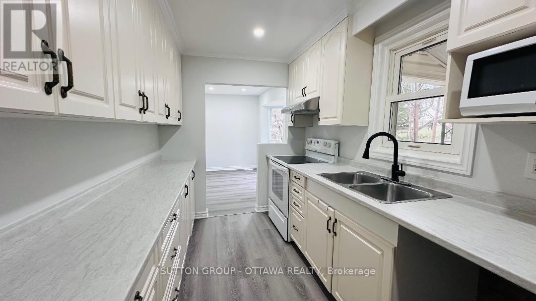 3854 PRINCE OF WALES DRIVE Image 16
