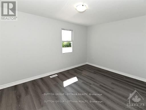 3854 PRINCE OF WALES DRIVE Image 22