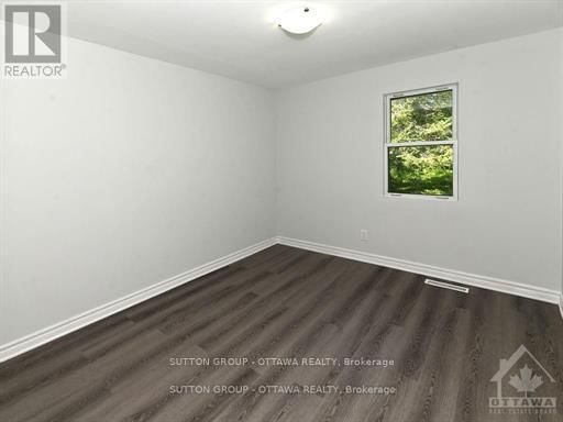 3854 PRINCE OF WALES DRIVE Image 24