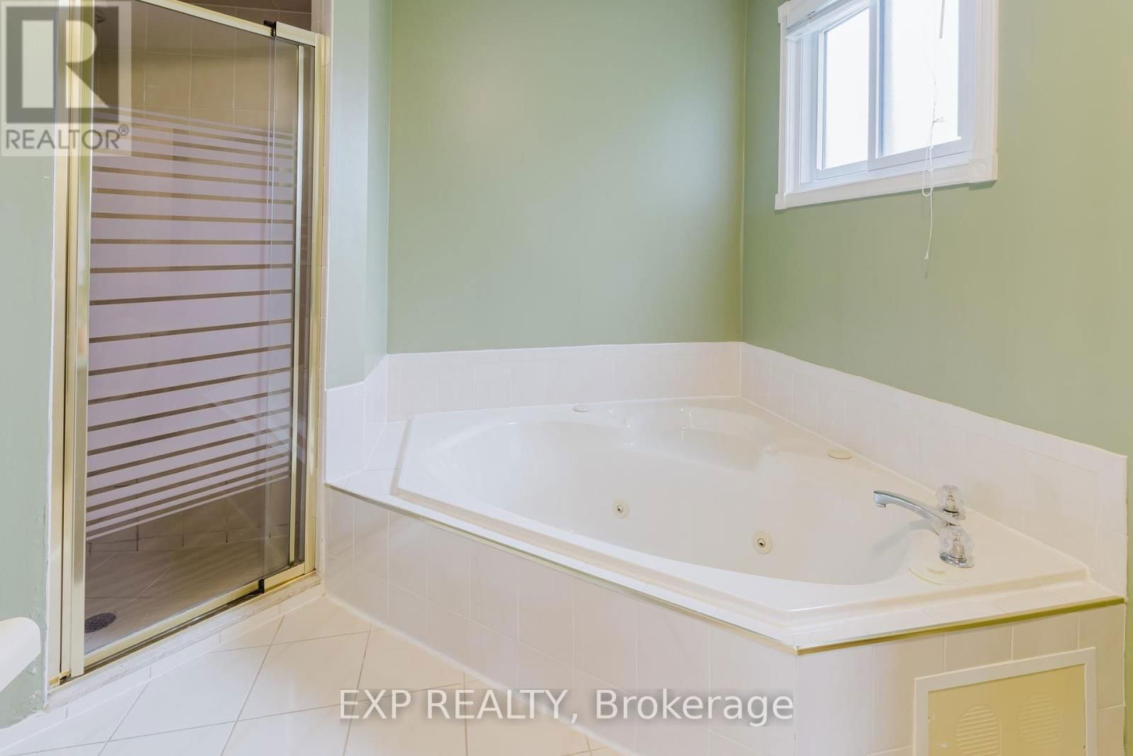 37 SPRINGGARDEN CRESCENT Image 34