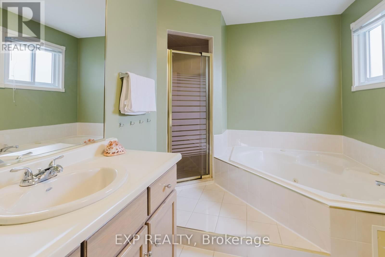 37 SPRINGGARDEN CRESCENT Image 35