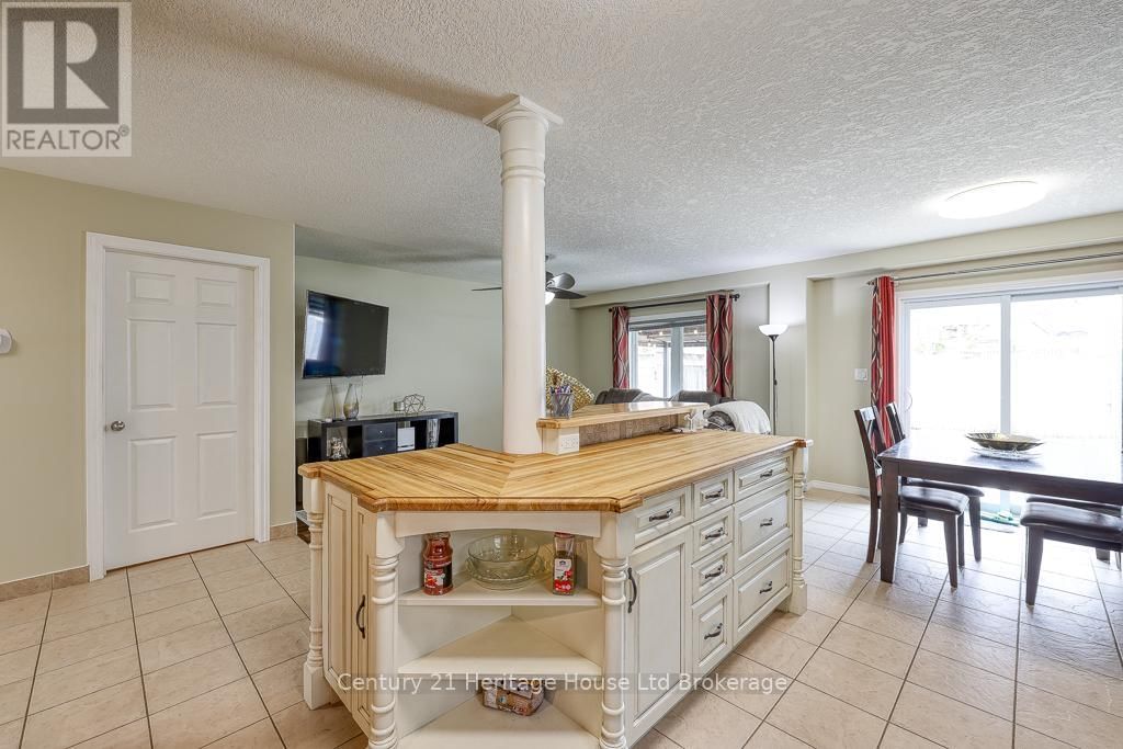 1079 MARQUETTE DRIVE Image 10