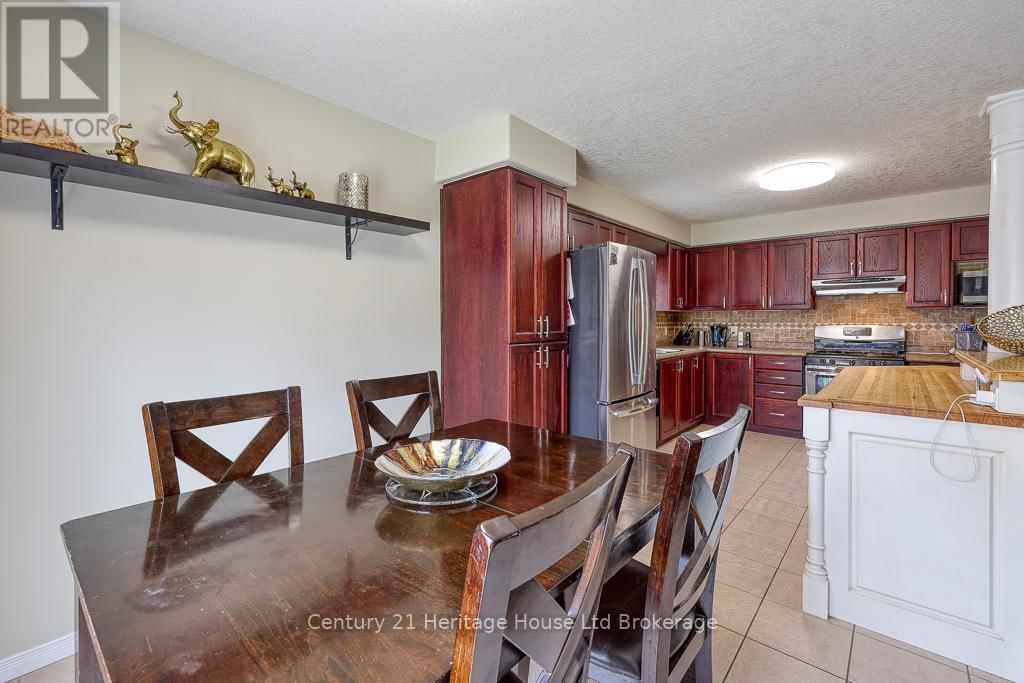 1079 MARQUETTE DRIVE Image 11