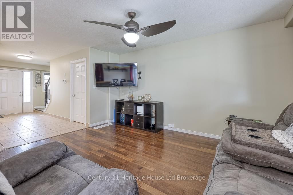 1079 MARQUETTE DRIVE Image 14