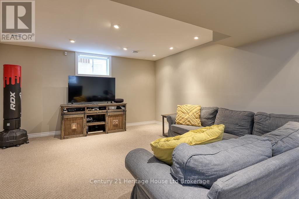 1079 MARQUETTE DRIVE Image 24