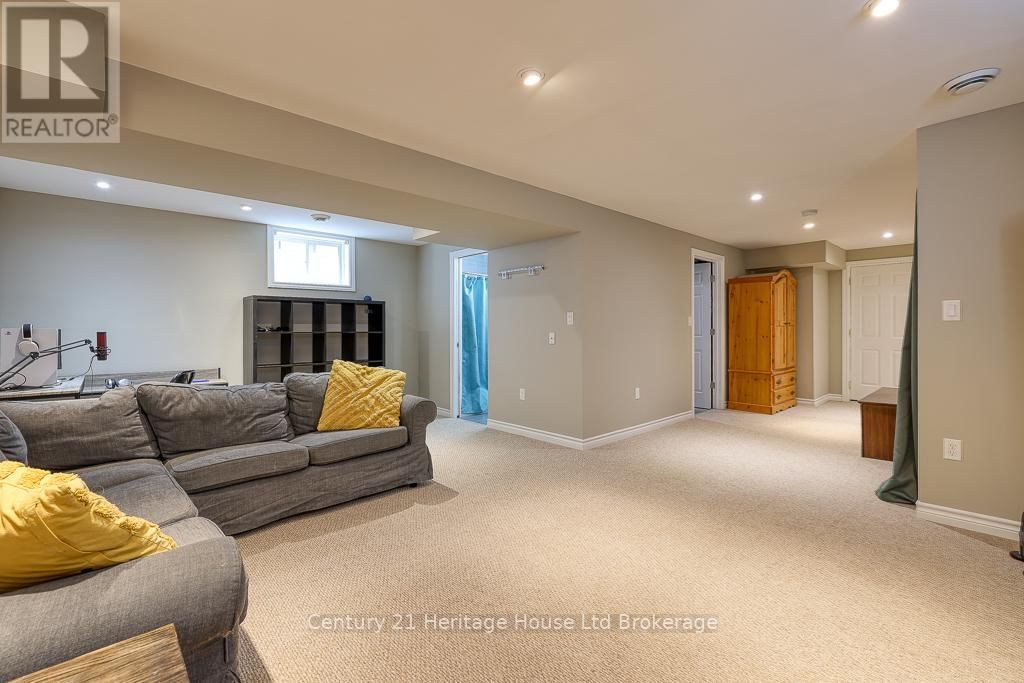 1079 MARQUETTE DRIVE Image 25