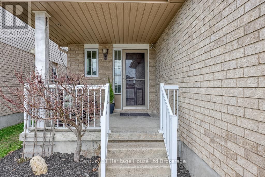 1079 MARQUETTE DRIVE Image 3