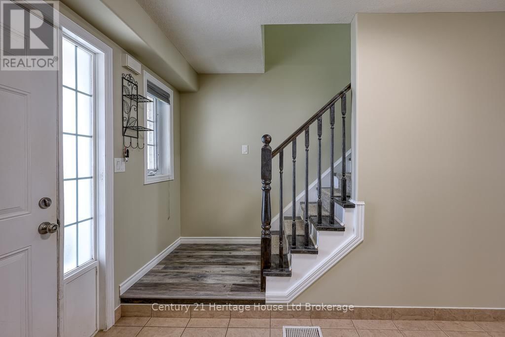 1079 MARQUETTE DRIVE Image 4