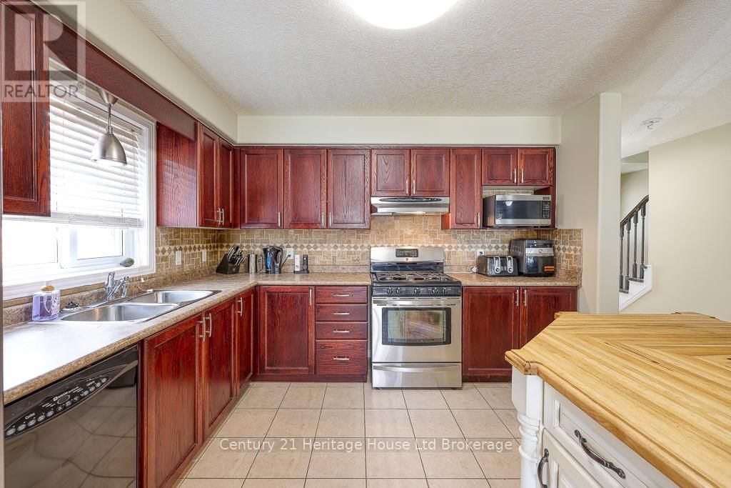 1079 MARQUETTE DRIVE Image 8