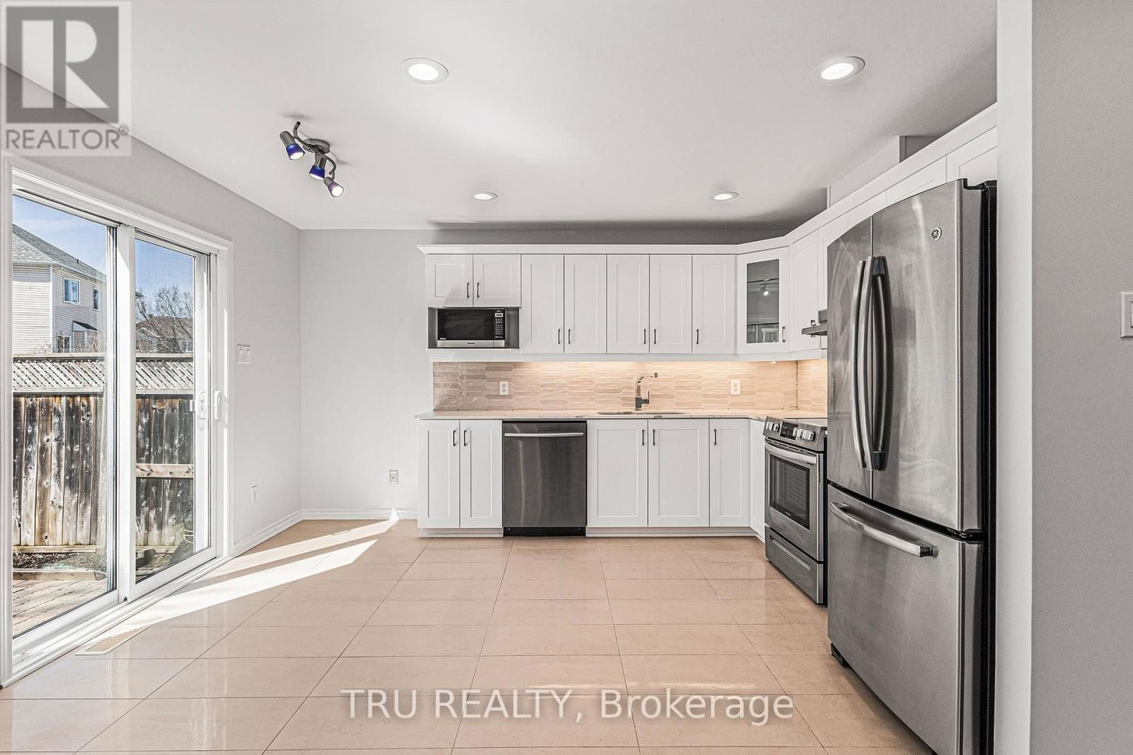 71 APPLEDALE DRIVE Image 10