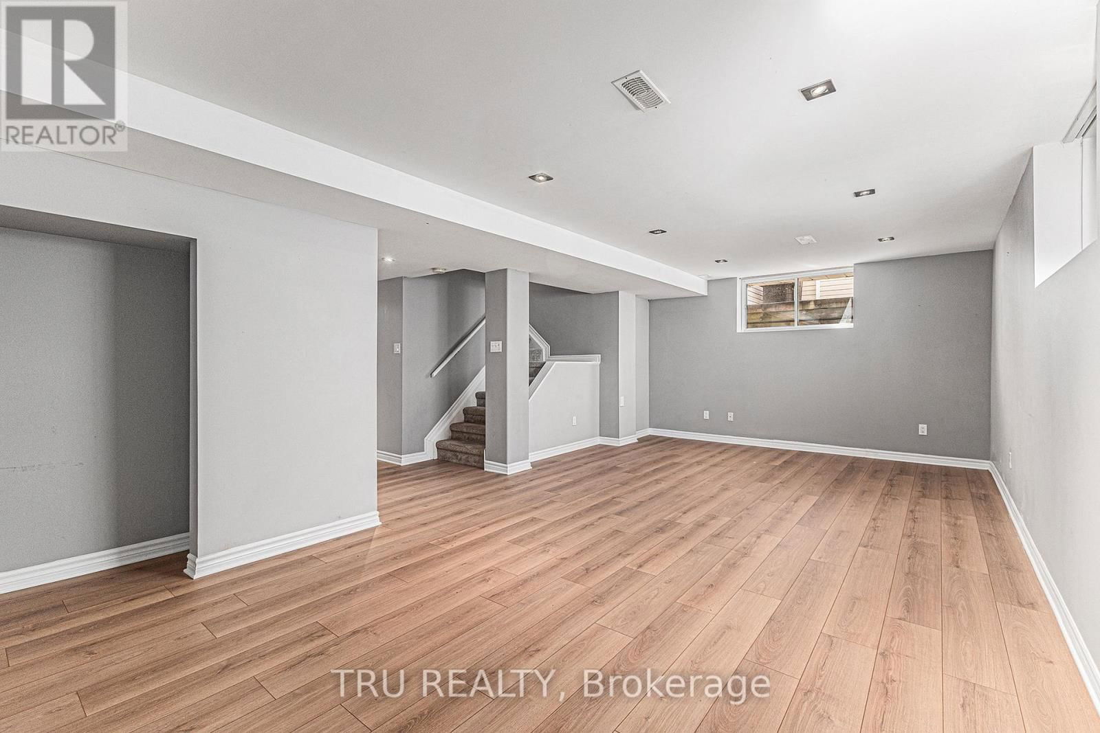 71 APPLEDALE DRIVE Image 22